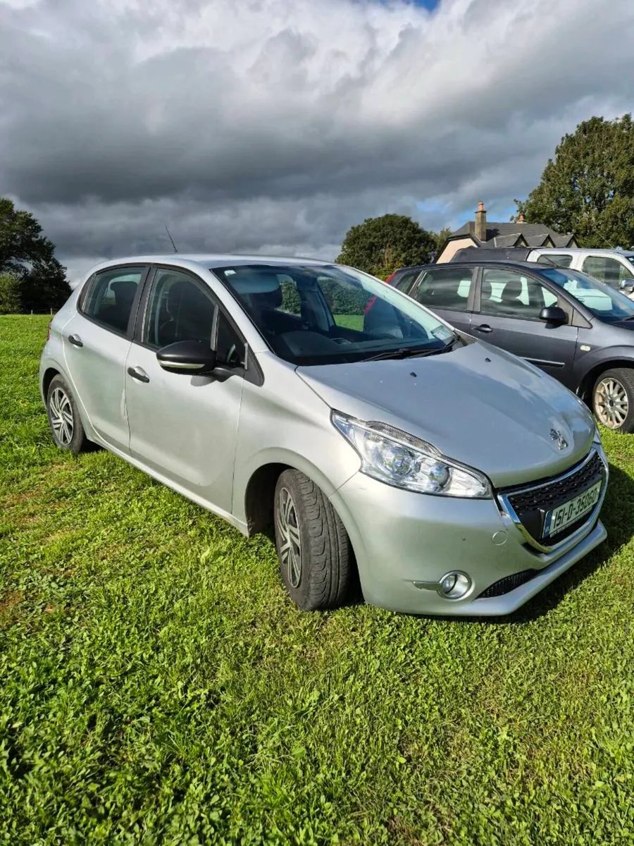 Ford ranger 05 and Peugeot 208 151 - Image 4