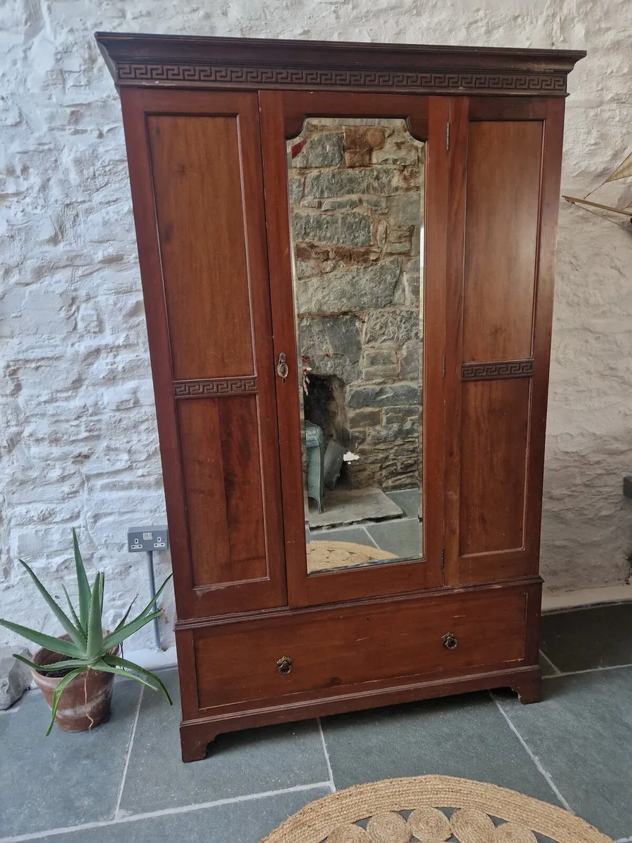 Antique wardrobe - Image 1