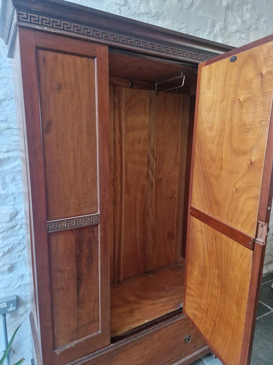 Antique wardrobe - Image 2
