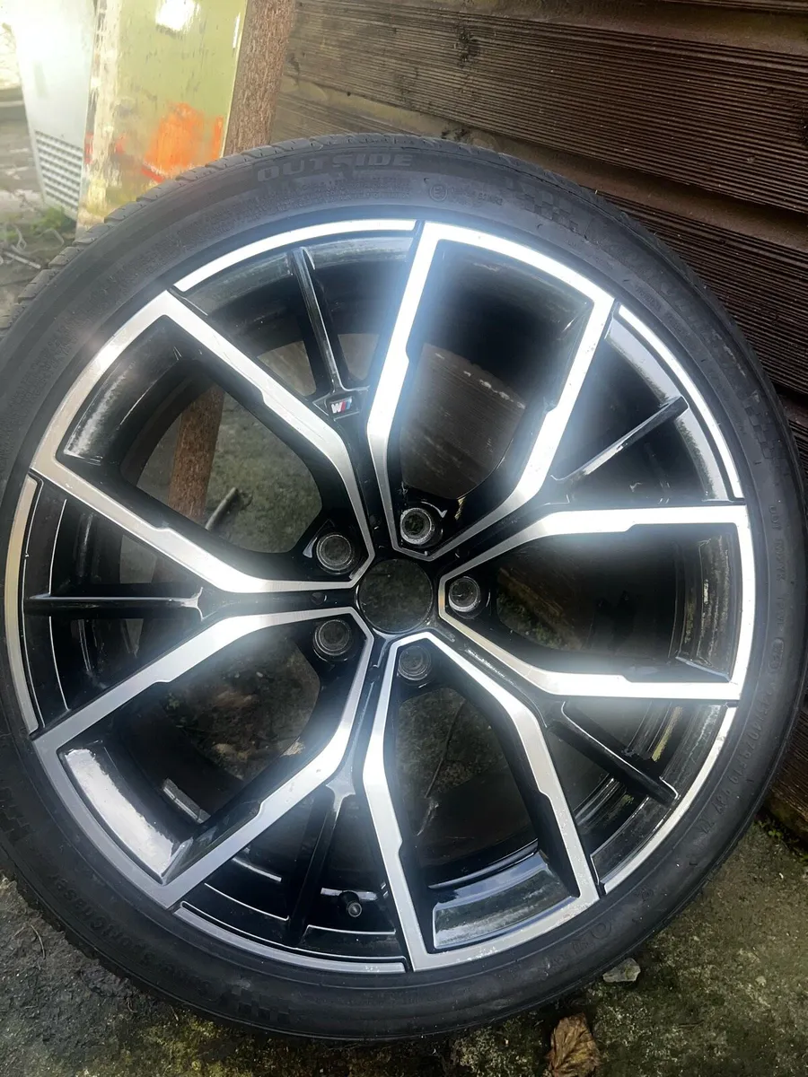 Alloy wheel - Image 1
