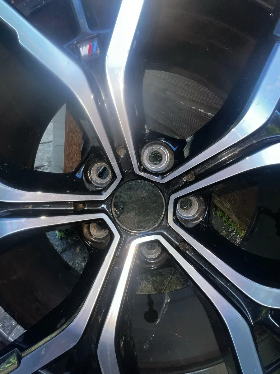 Alloy wheel - Image 3