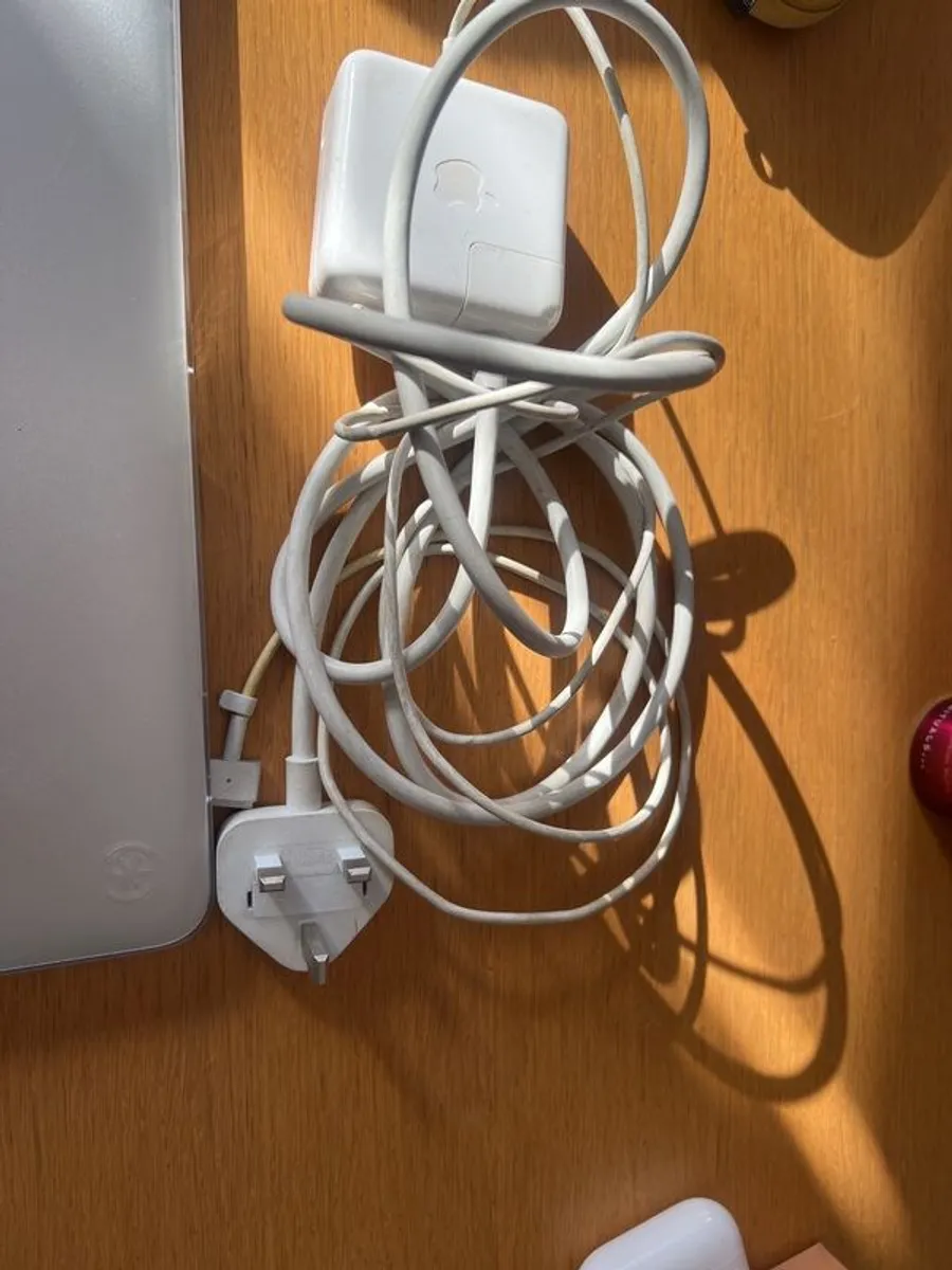 MacBook Air - Image 2