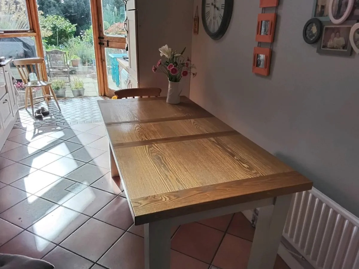 Kitchen table - Image 3