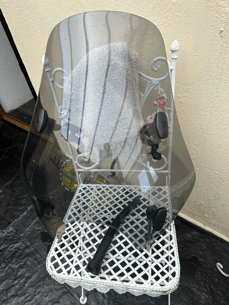 Motorcycle windshield - Image 2