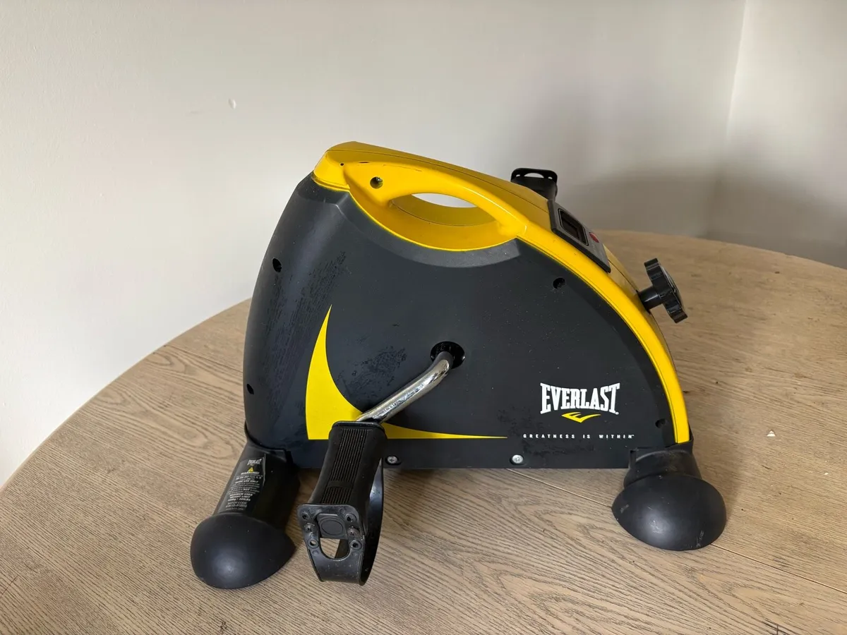 Mini exercise bike machine - Image 1