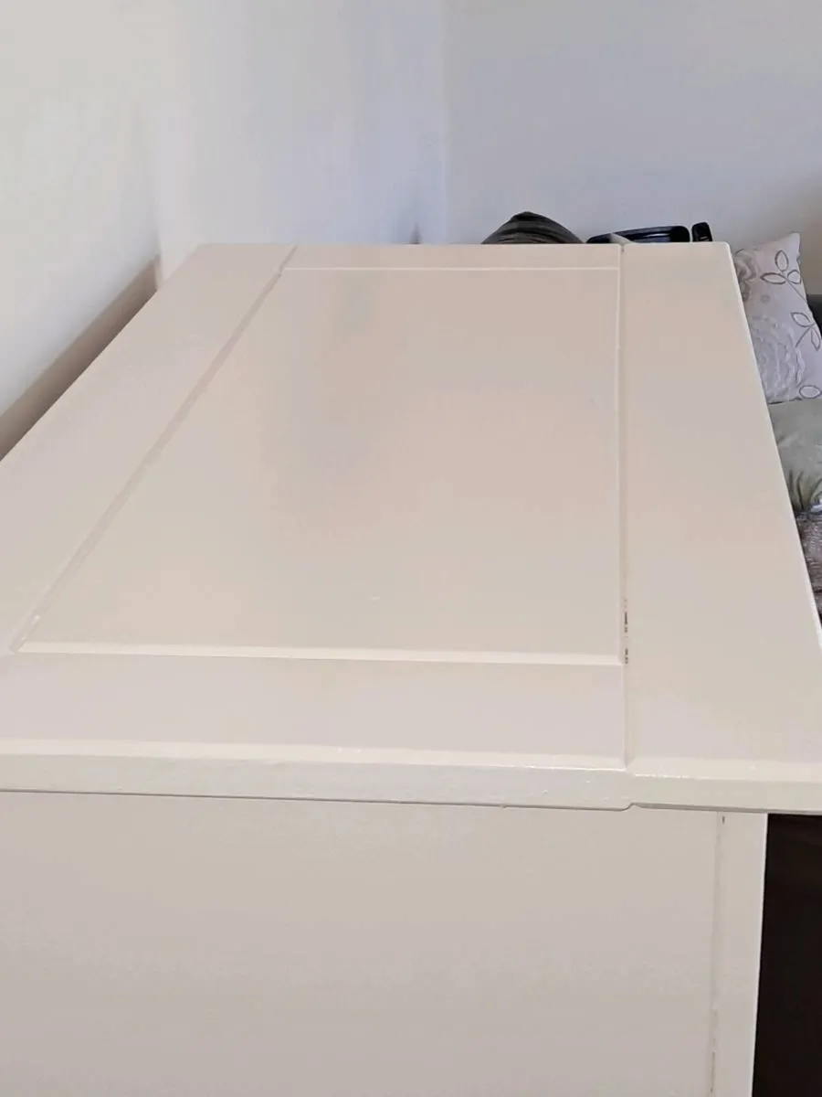 4 drawer chest of drawers - Image 3