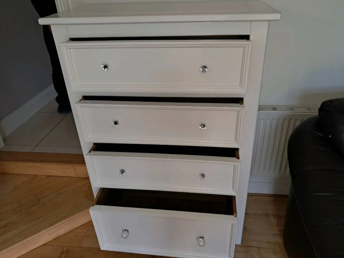 4 drawer chest of drawers - Image 4