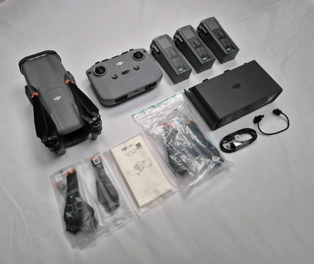 DJI Air 3 Fly More - Image 1