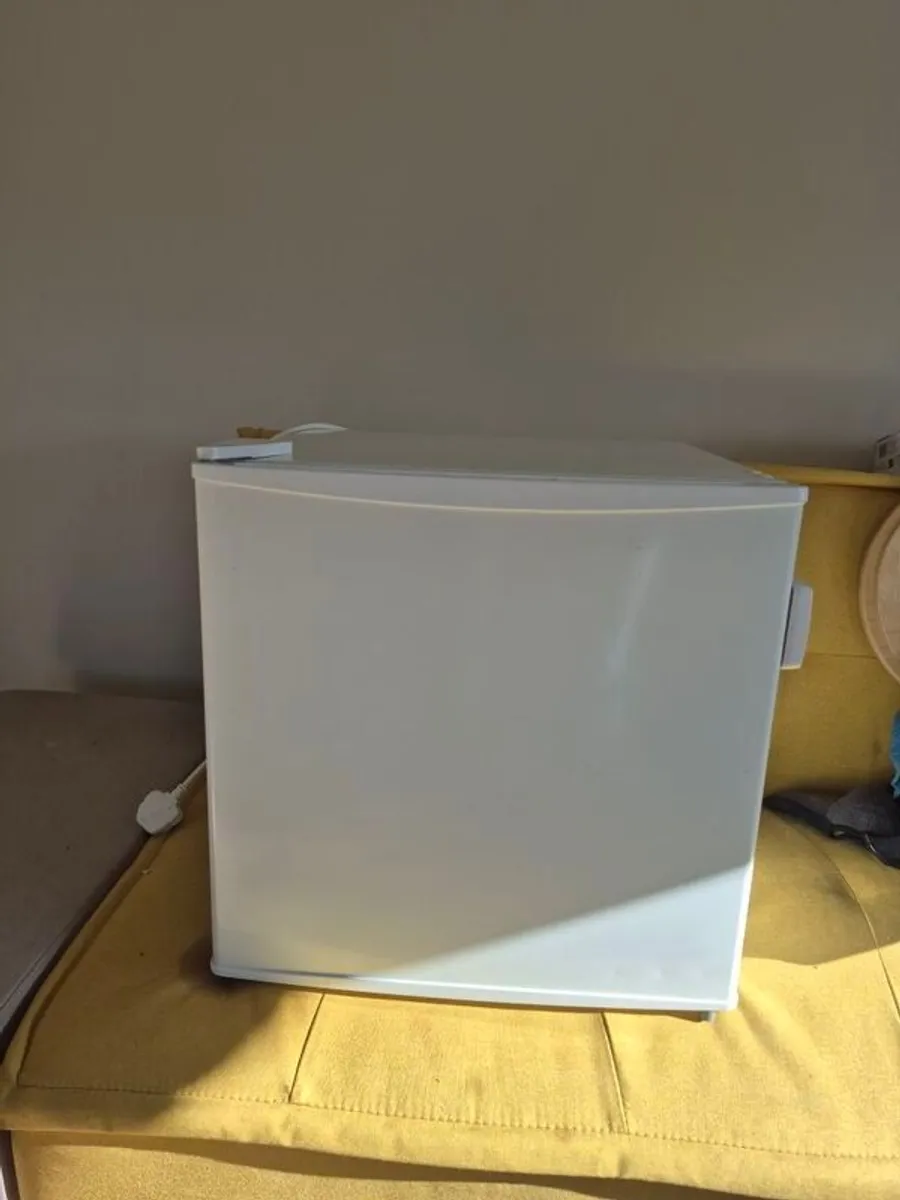 Mini Fridge - Image 1
