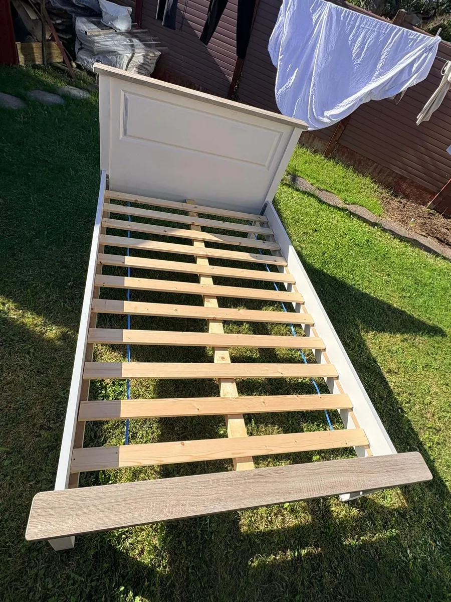 Double Bed solid frame and matching dresser table - Image 2