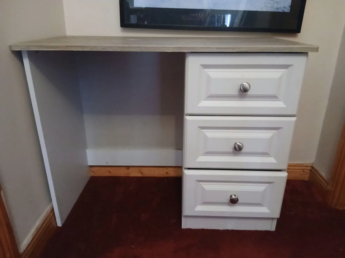 dresser table - Image 2