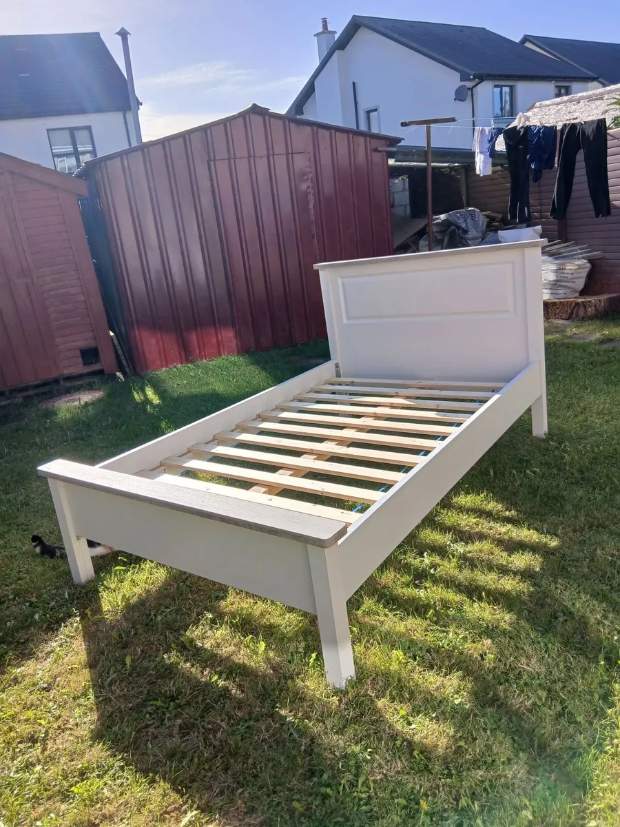 Double Bed solid frame and matching dresser table - Image 3