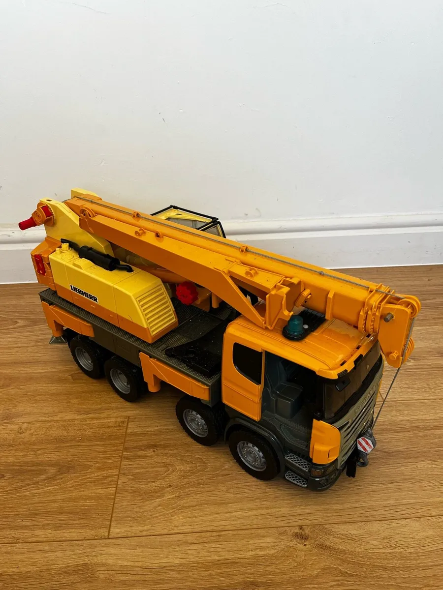 Bruder farm and construction toys - Image 2