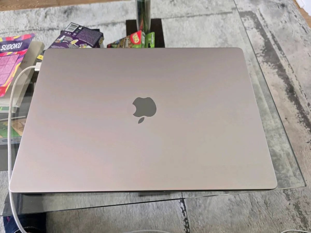 Macbook Pro M2 16" - Image 1