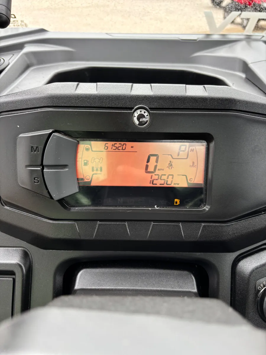 2022 Can-Am Traxter HD9 - Image 3