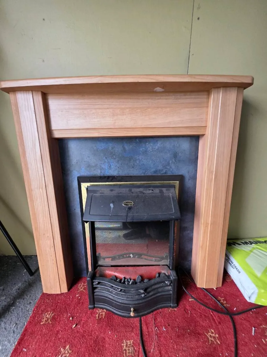 Electric Fireplace. - Image 1