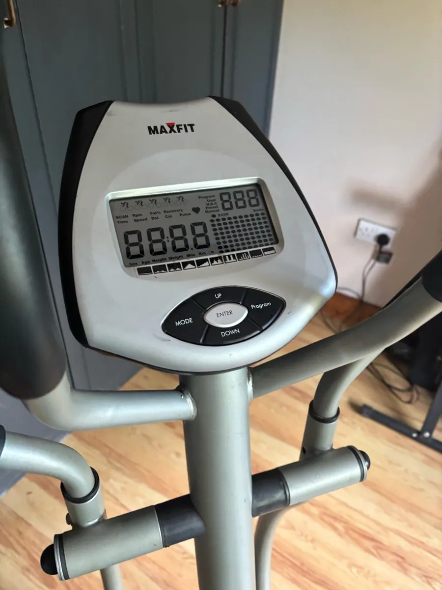 Cross Trainer (Free to collect) - Image 4