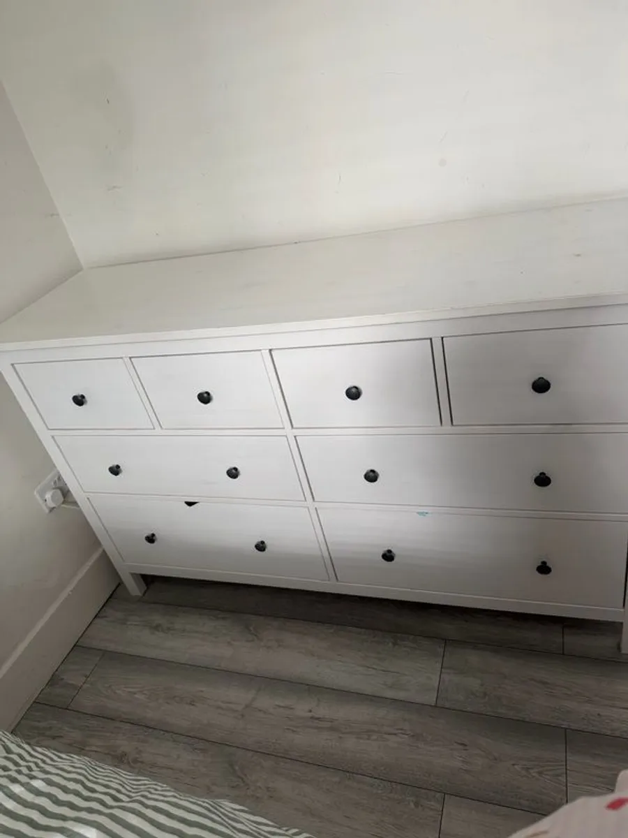 chest of drawers - Image 1
