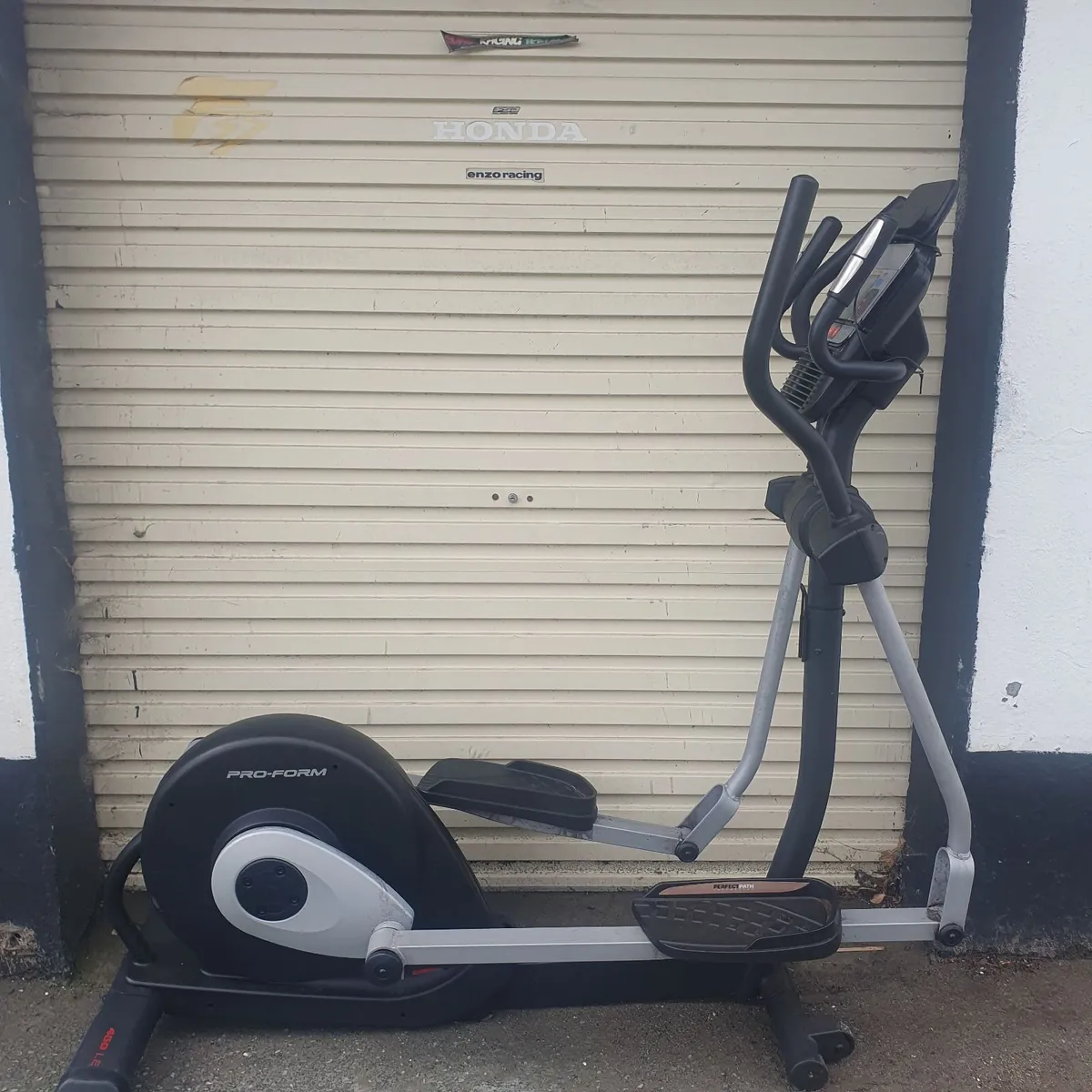 Pro-form 450 LE eliptical cross trainer - Image 1