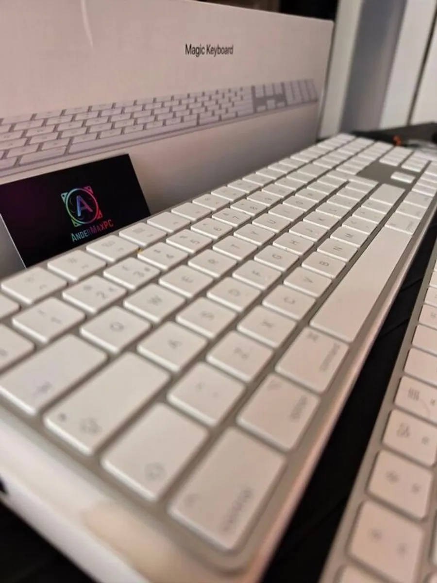 Apple Magic Keyboard with Numeric Keypad - Image 2