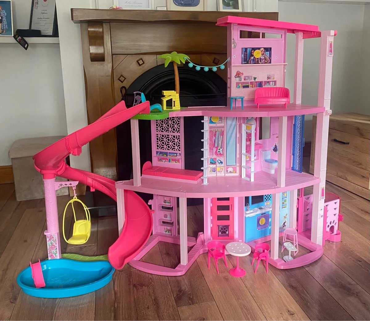 Barbie Dream House - Image 1