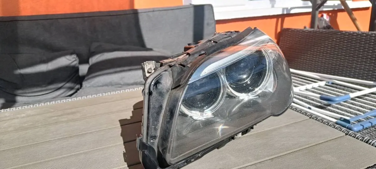 BMW F10 Headlight Xenon - Image 1
