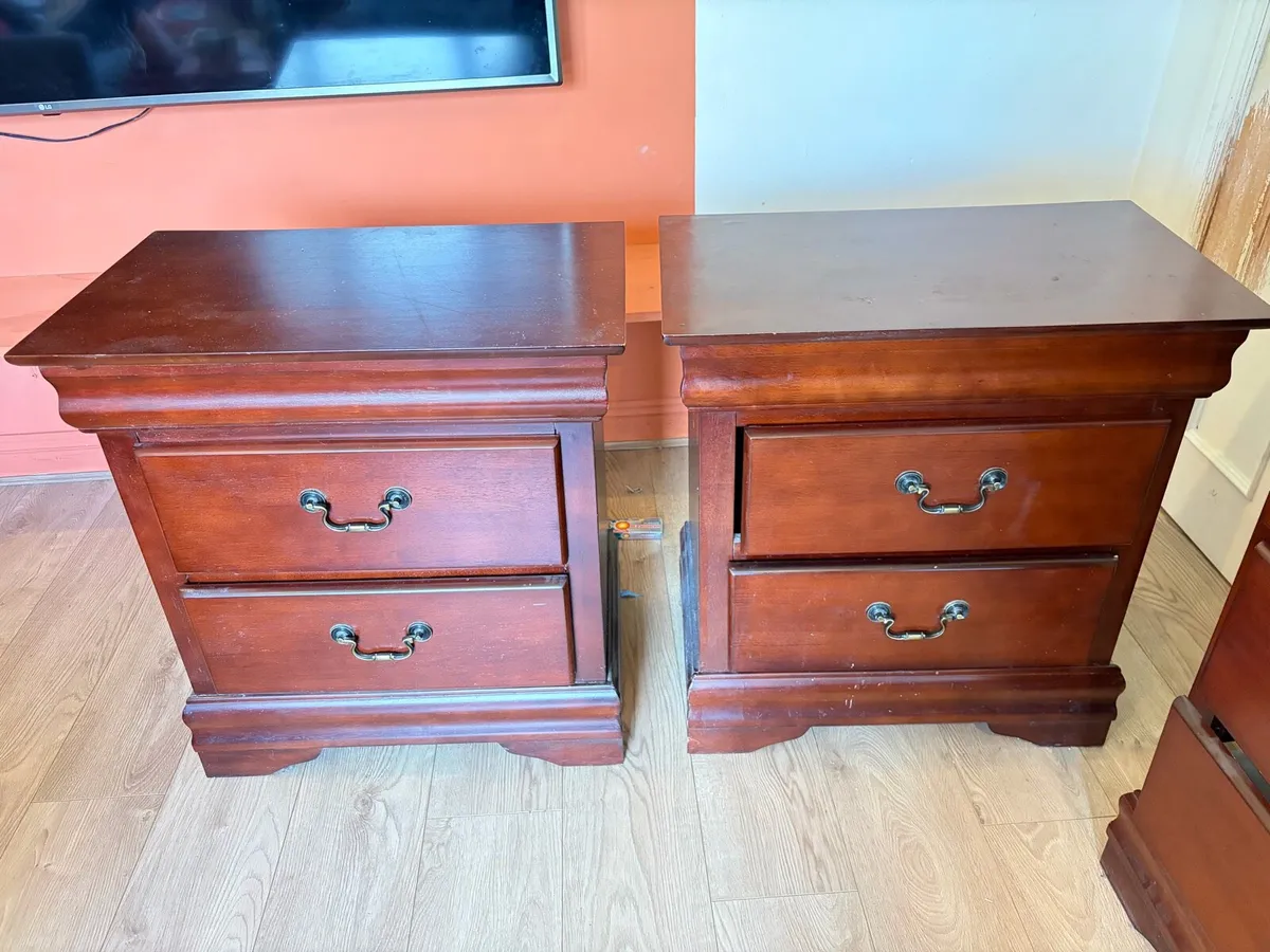 Dresser and bedside lockers - Image 3