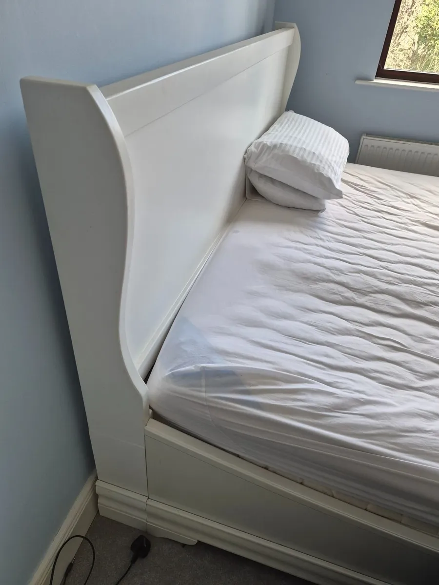 Bed - Image 2
