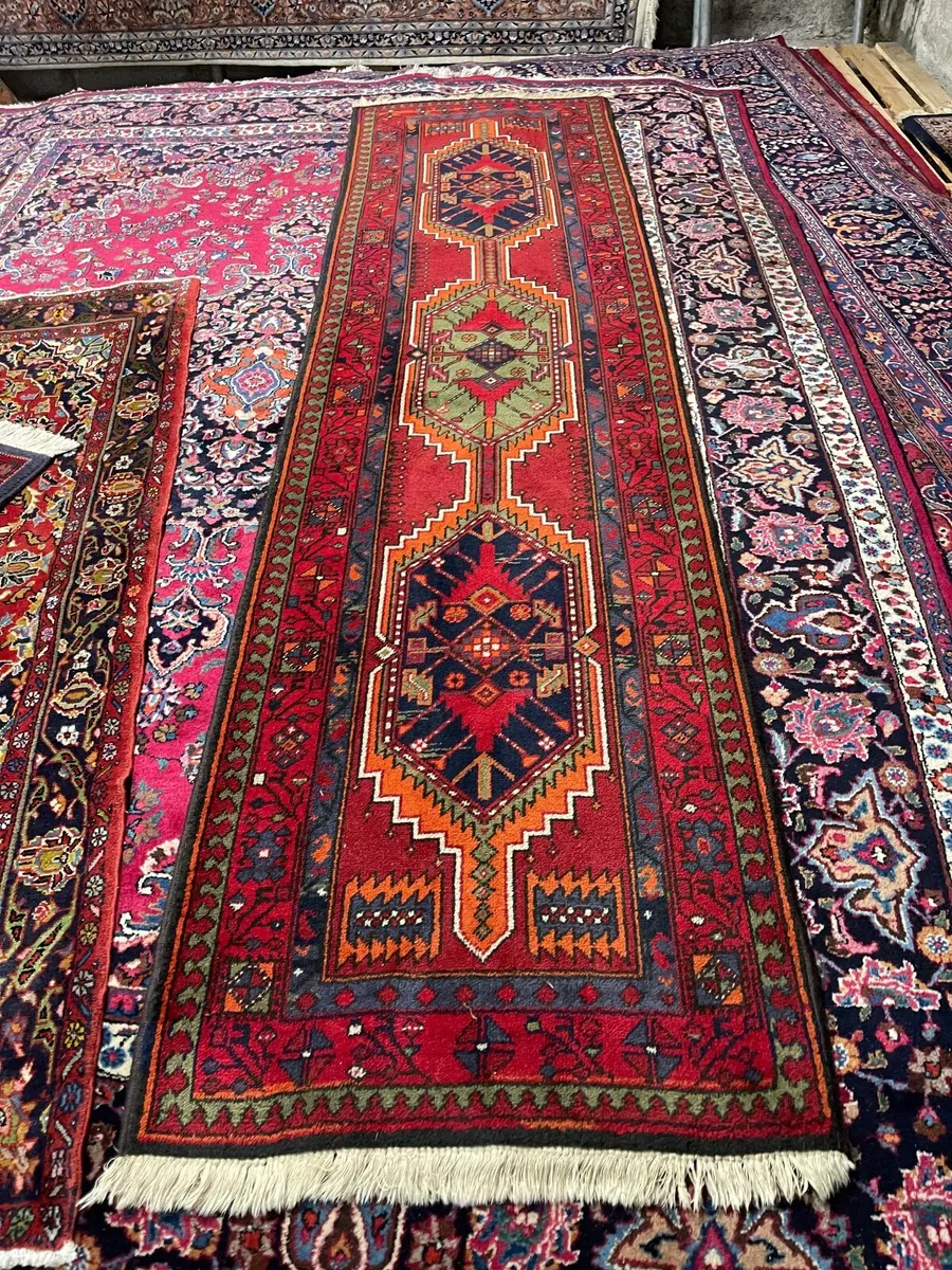 This is a reasonable priced wool runner - Image 2