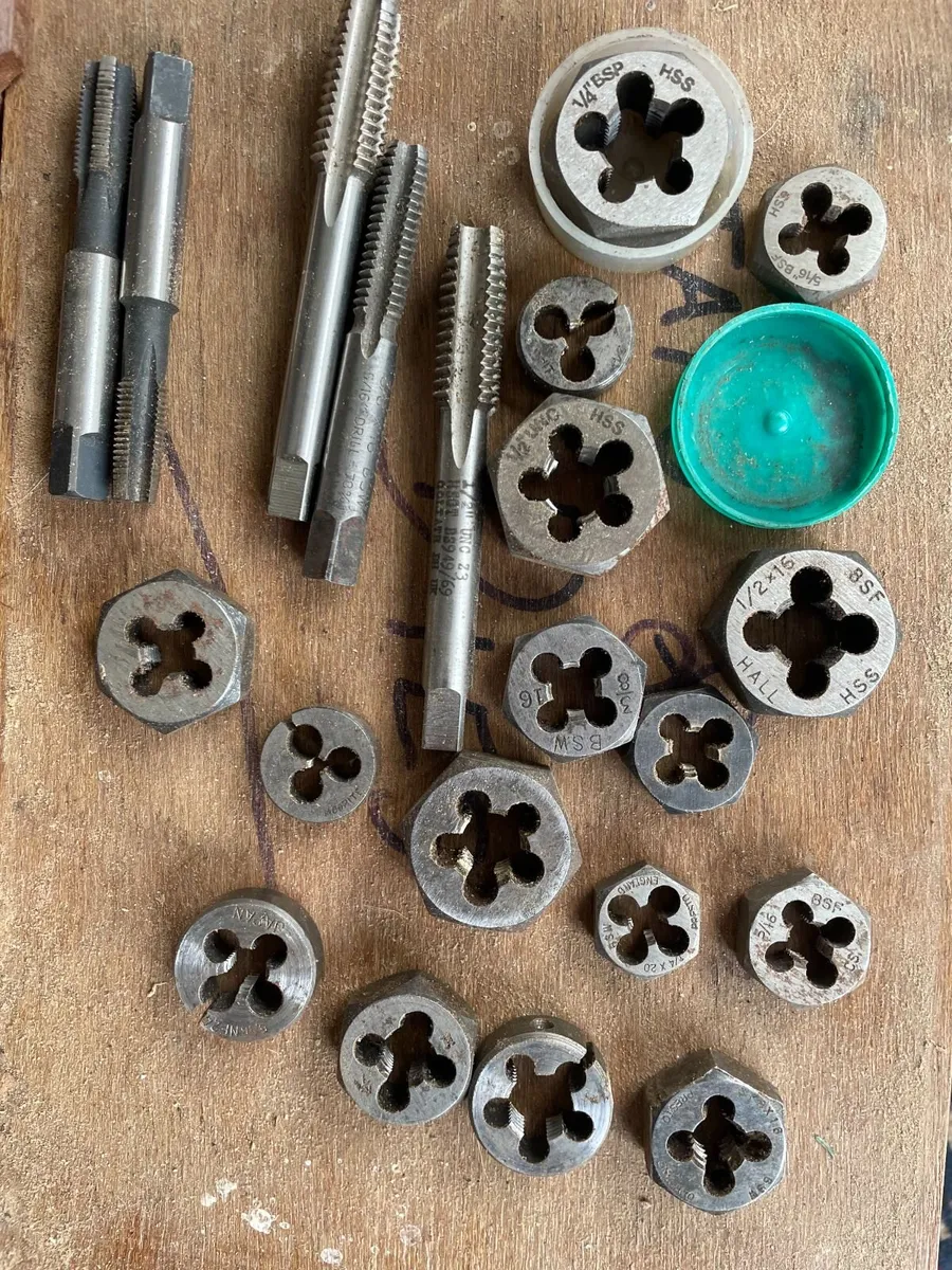 Taps and Dies 70+ pieces - Image 4