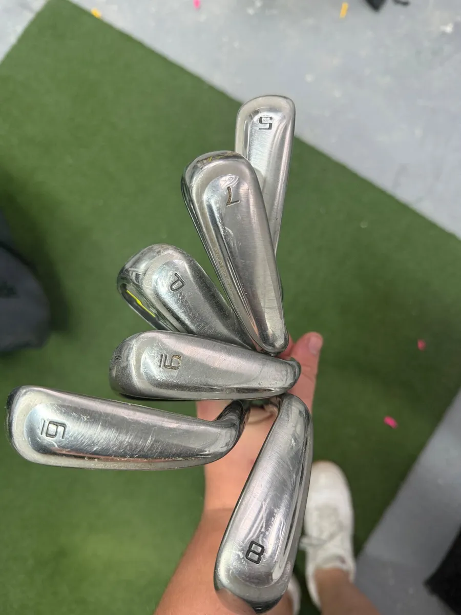 Cobra speed zone irons 5-pw - Image 1