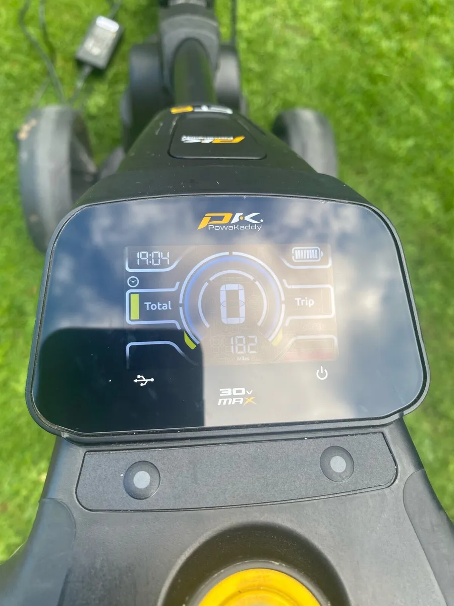 Powercaddy Electric golf trolly - Image 2