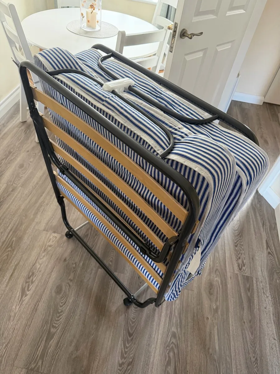 Como Folding Bed - Reduced from €219 - Image 2