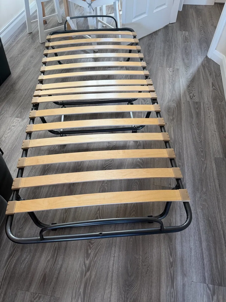 Como Folding Bed - Reduced from €219 - Image 3