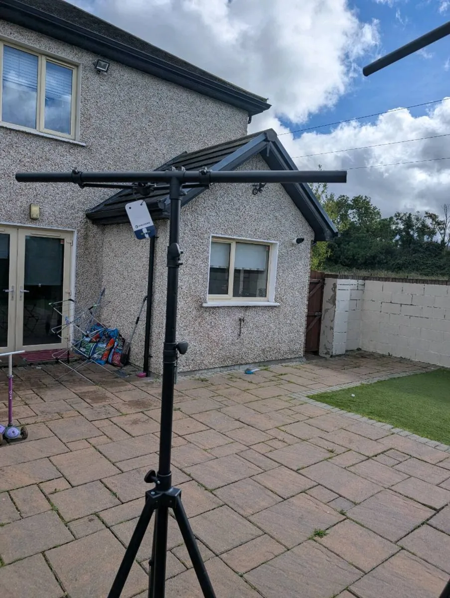 Tripod stand - Image 1