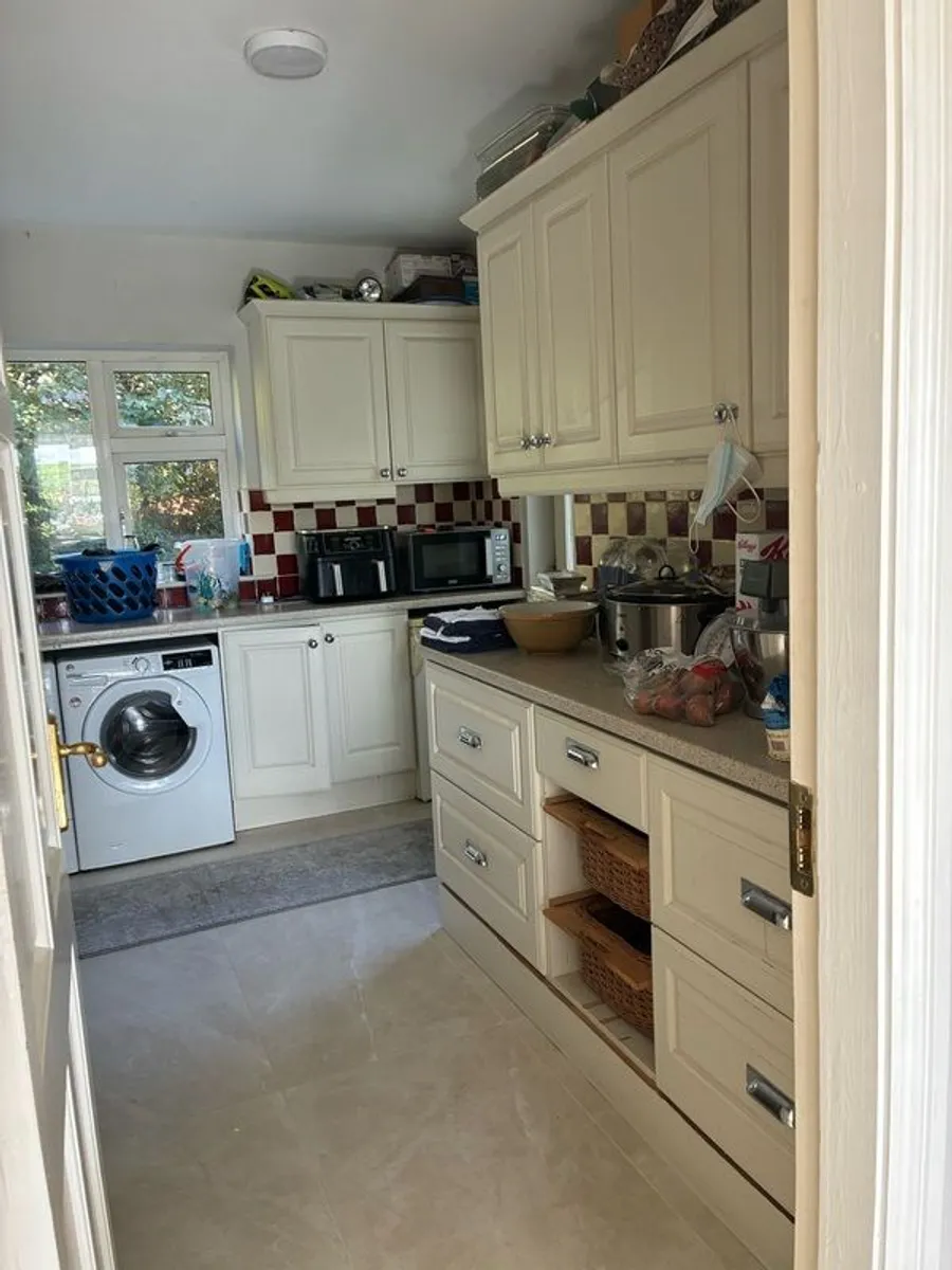 kitchen and utility - Image 2