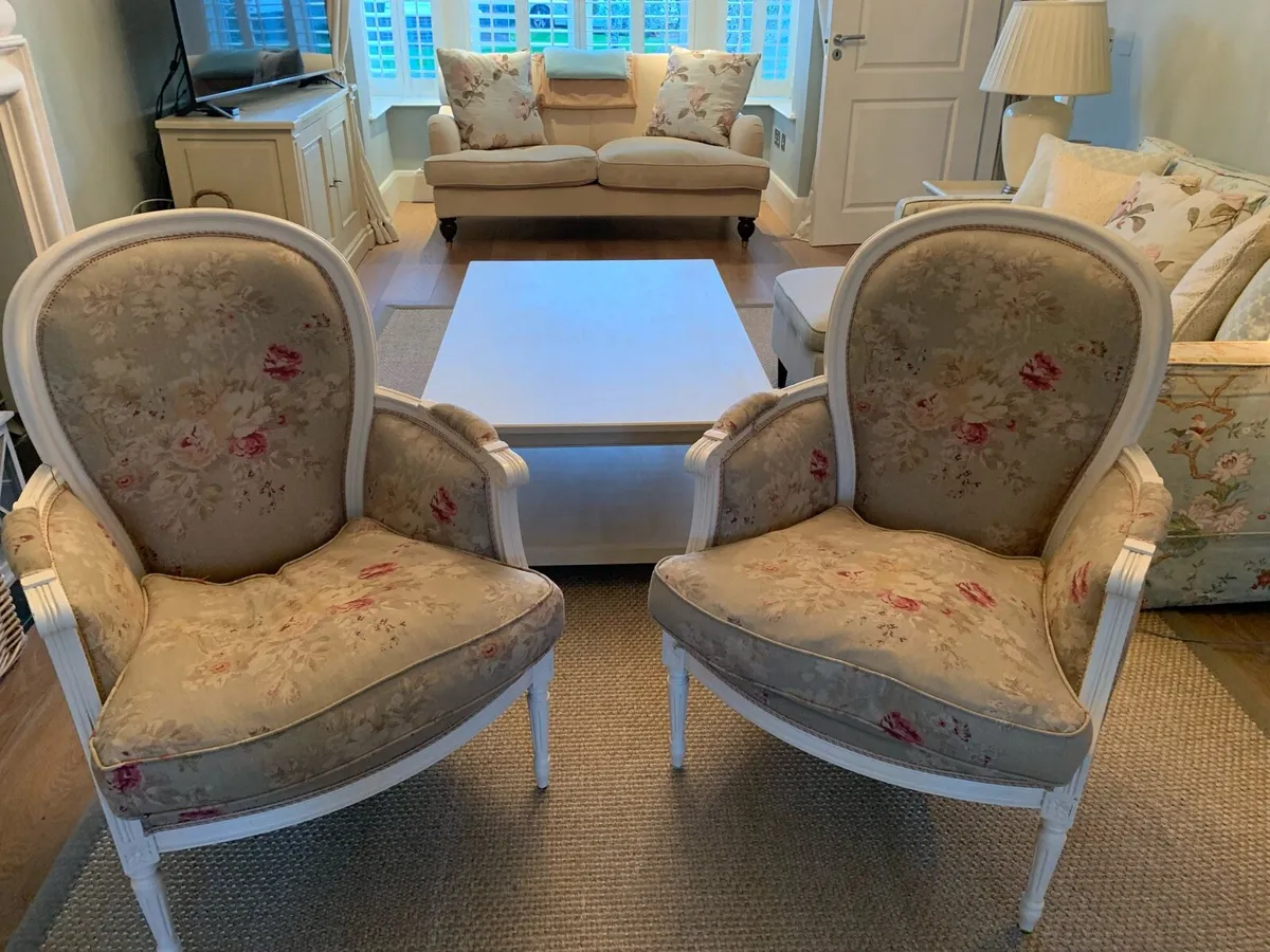 Pair of chairs - Image 1