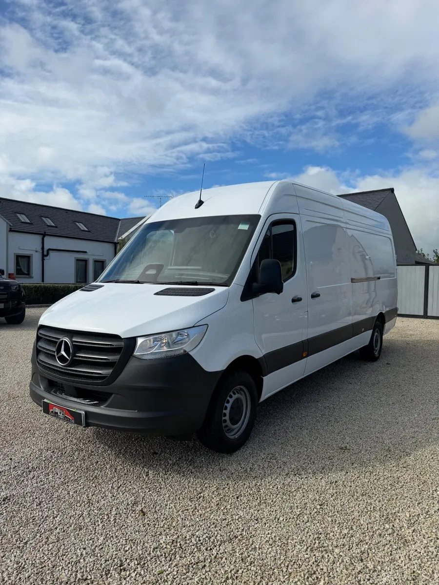2025 (75) Mercedes Sprinter 315 Pro RWD - Image 3