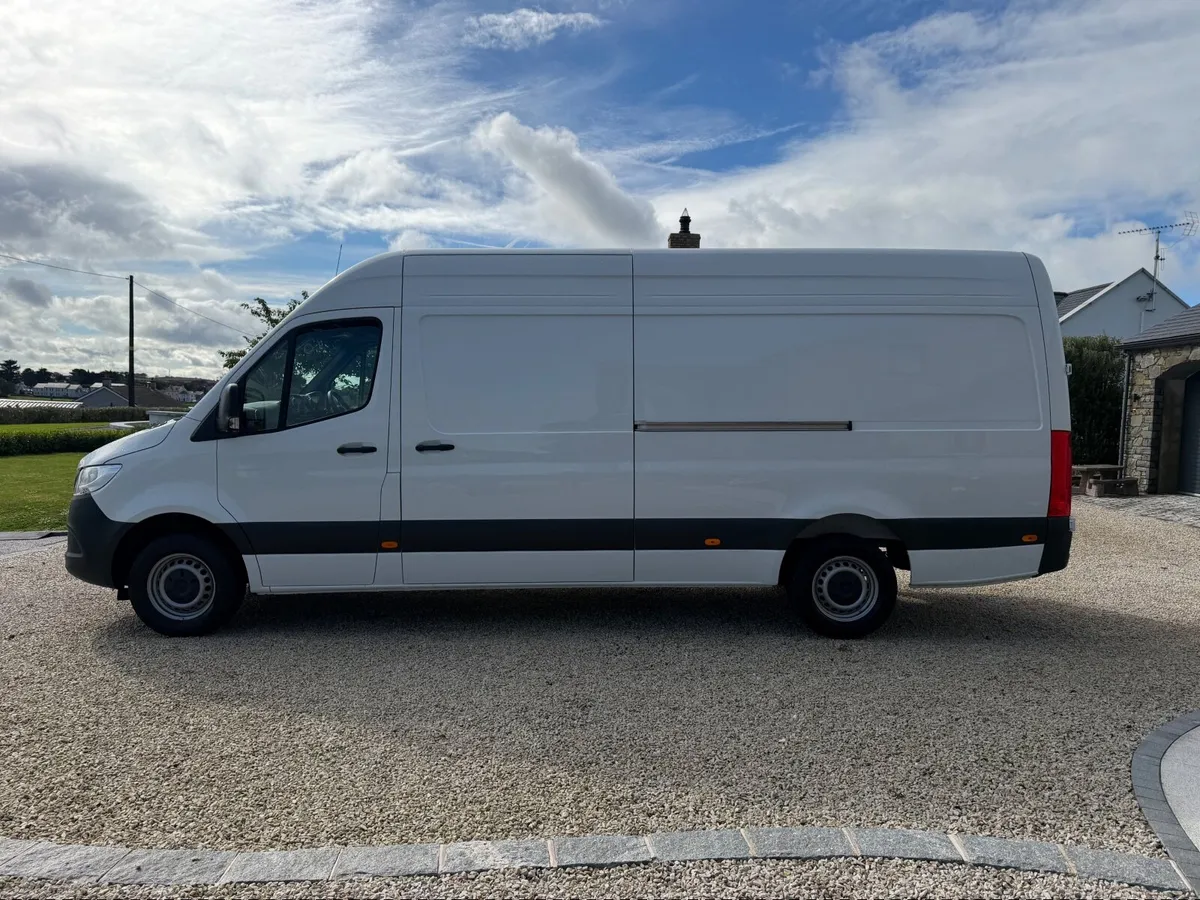 2025 (75) Mercedes Sprinter 315 Pro RWD - Image 4