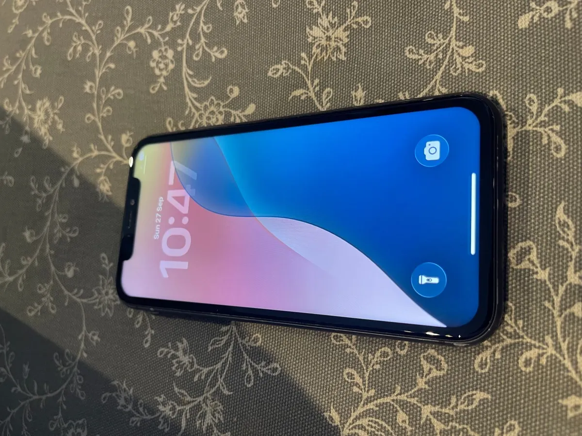 iPhone 11-64GB-Sim Free - Image 2