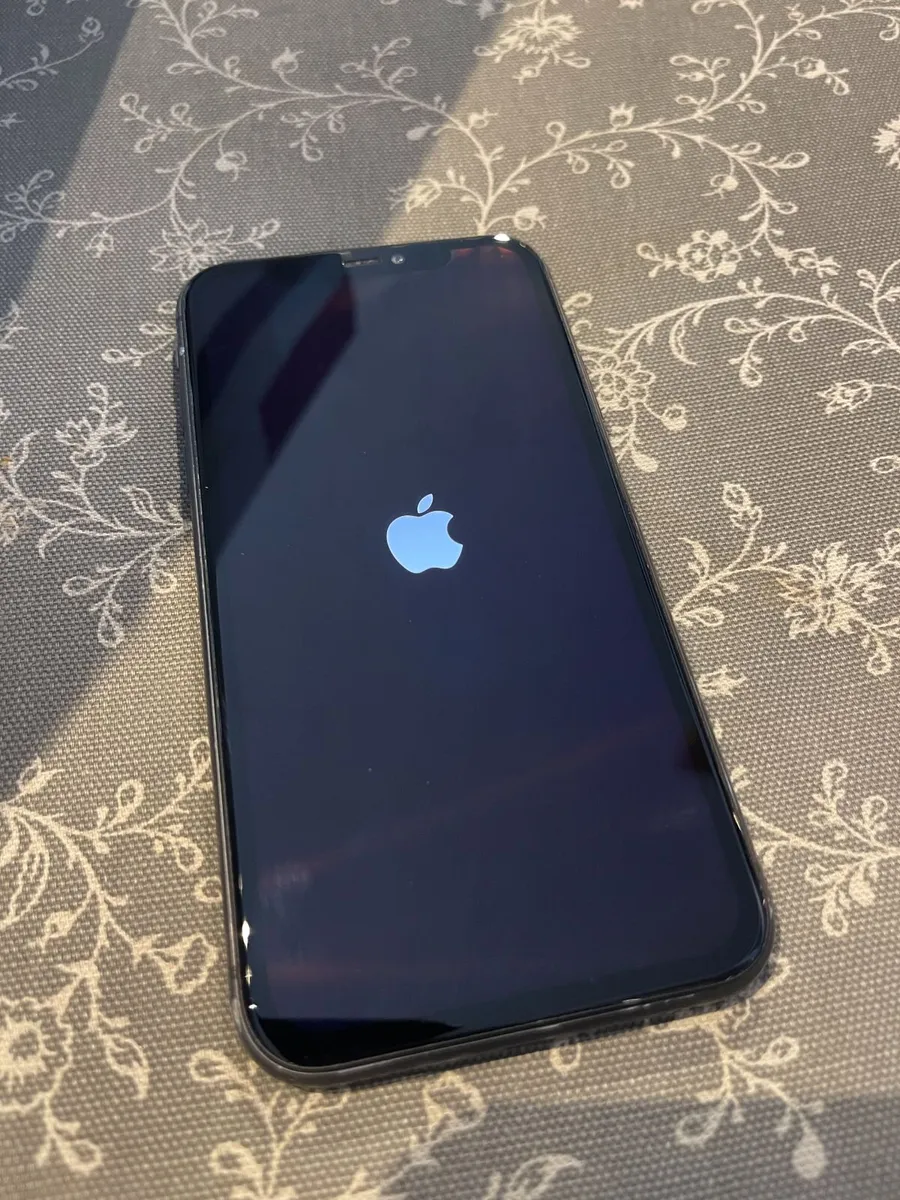 iPhone 11-64GB-Sim Free - Image 1
