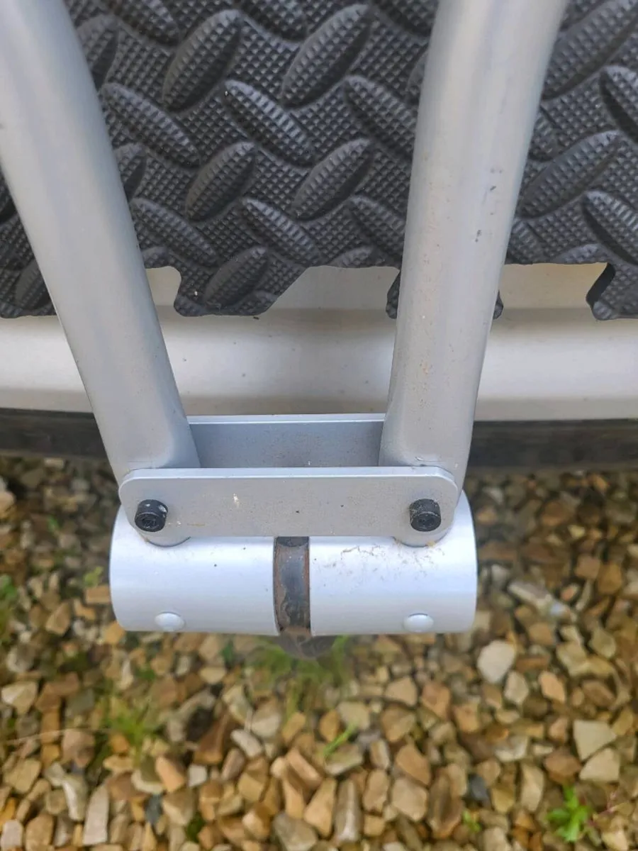 Thule bike rack - Image 3