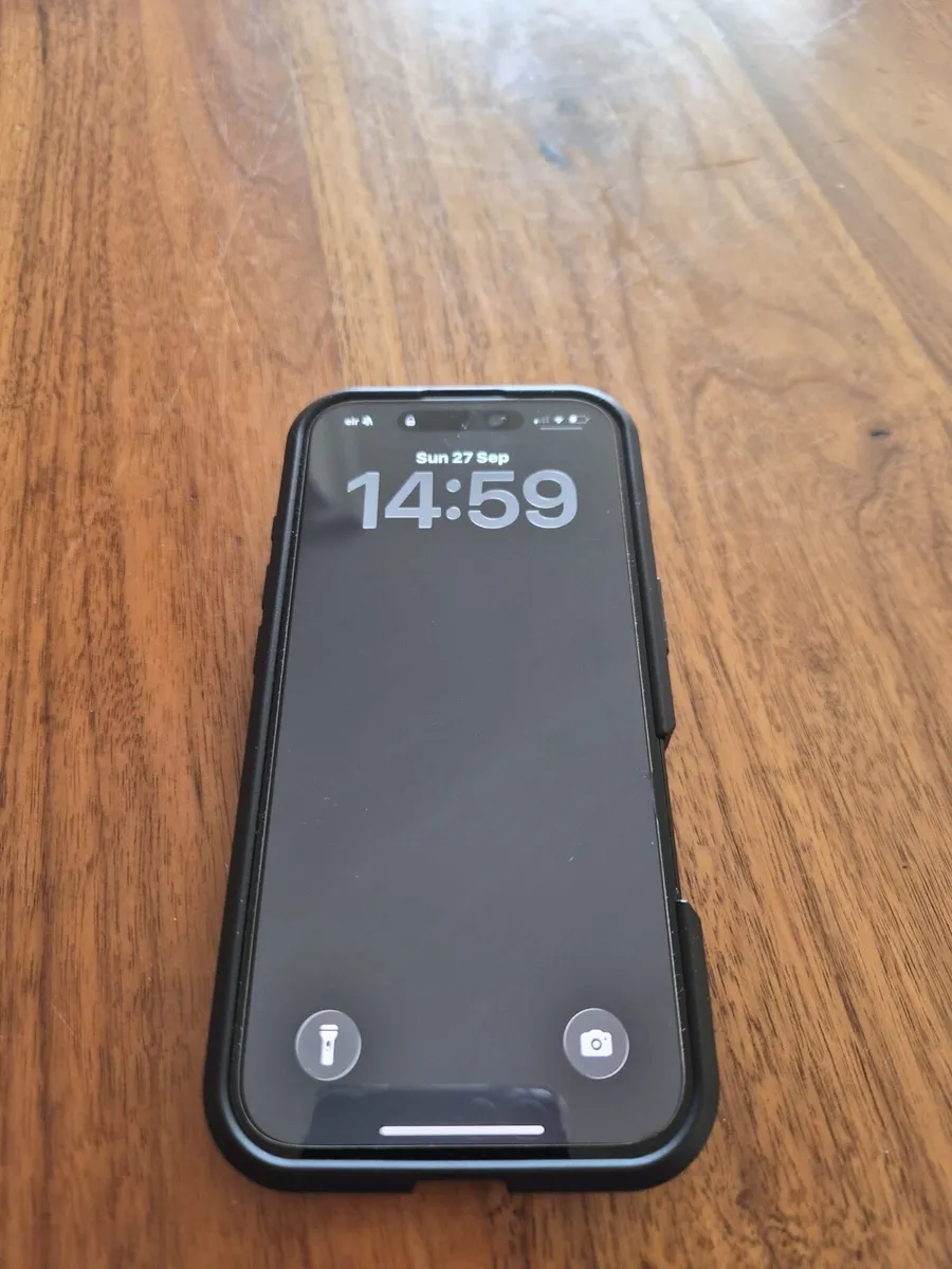 iPhone 16 - Image 1