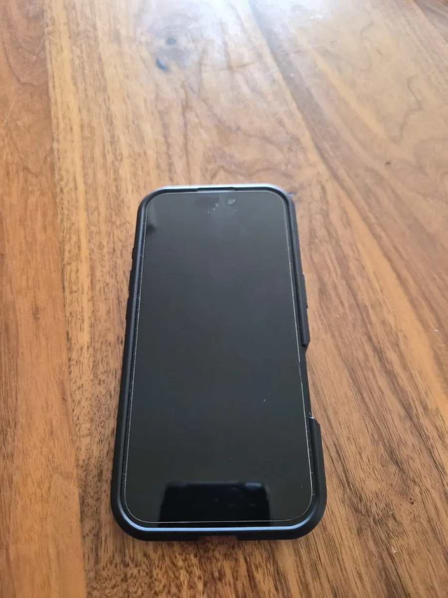 iPhone 16 - Image 2