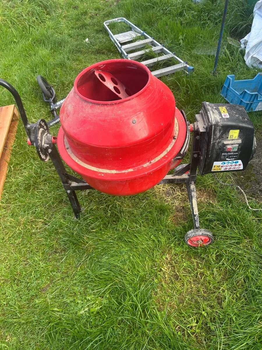 Small cement plaster mixer