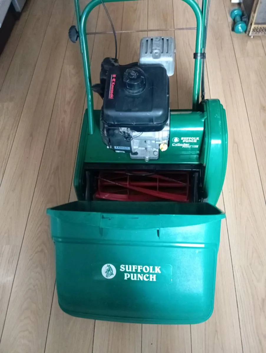 Suffolk punch 14sk cylinder mower - Image 1
