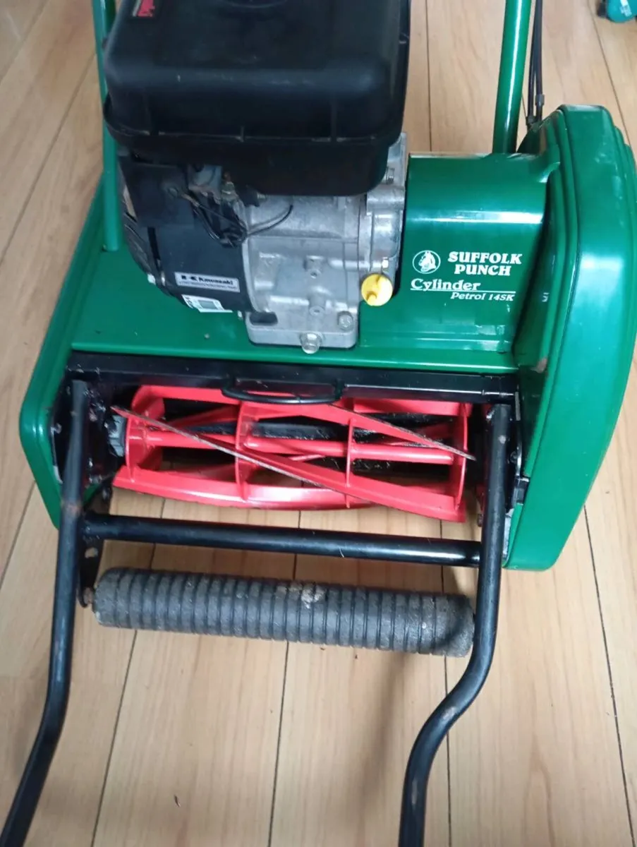 Suffolk punch 14sk cylinder mower - Image 2