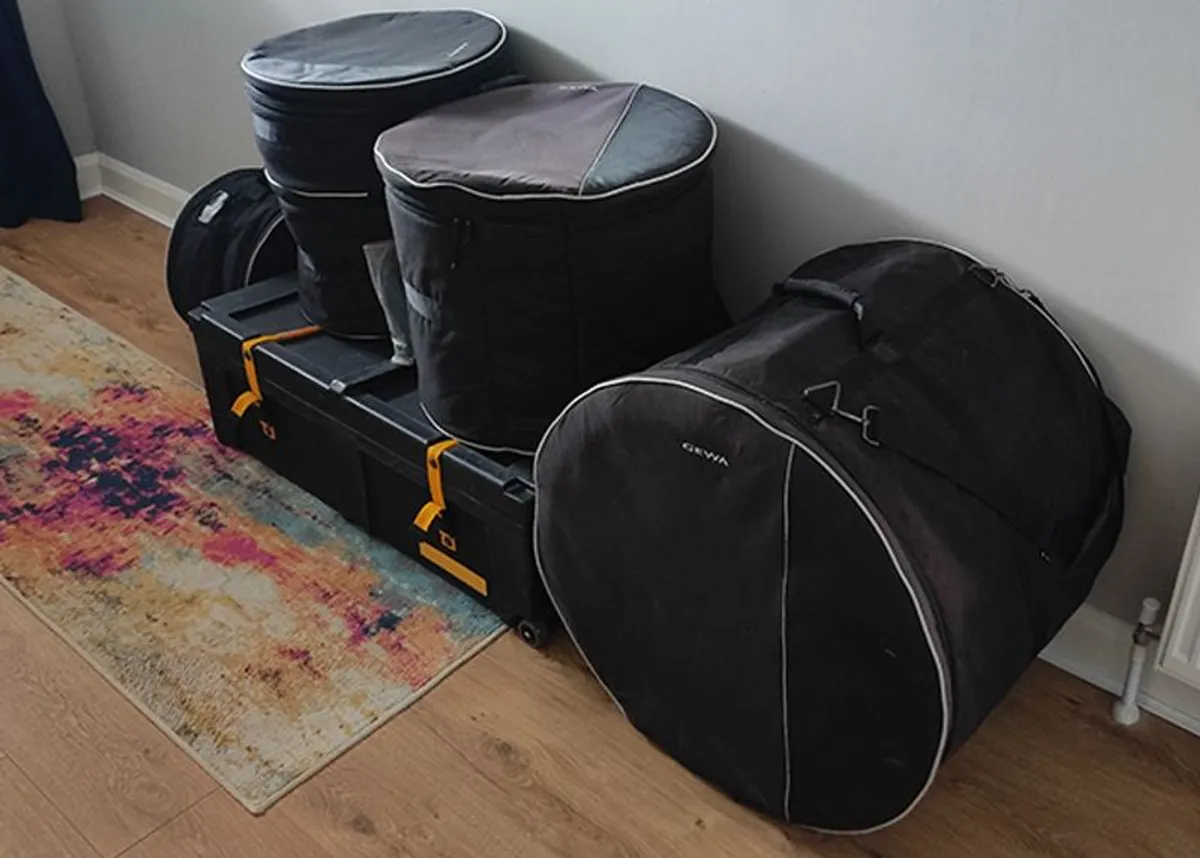Tama 5-piece Kit with Zildjian cymbals and cases. - Image 2