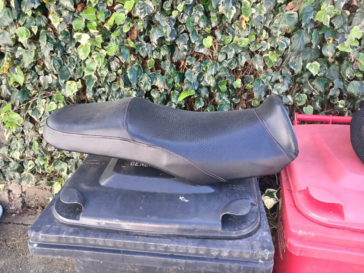 Yamaha fazer fzs1000 saddle - Image 2
