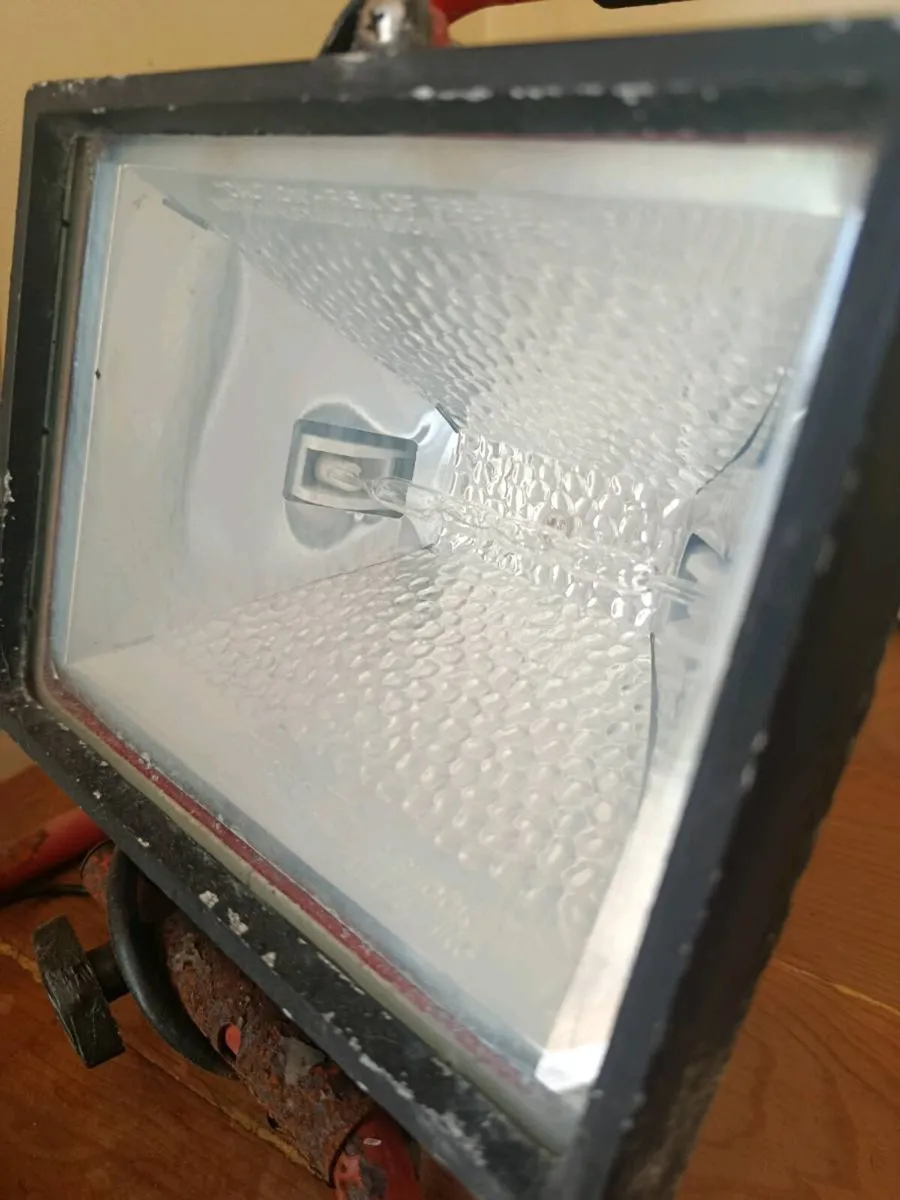 Work light fully adjustable - Image 1